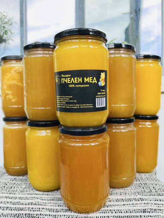 Мед 100 % натурален пчелен мед.
