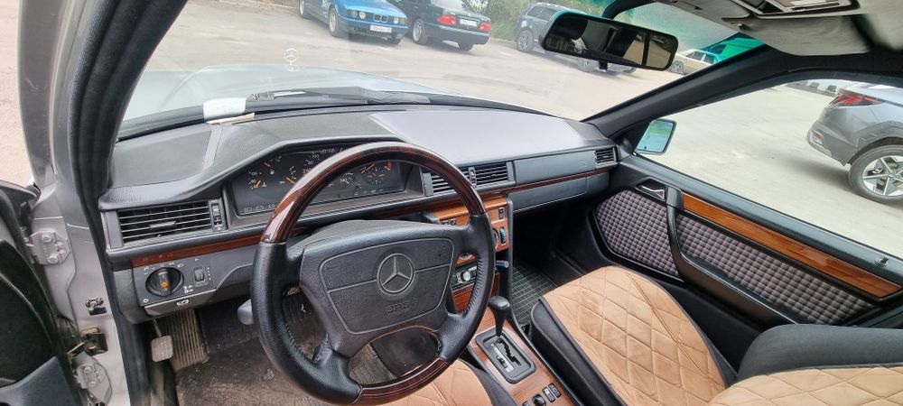 Продам машину w124