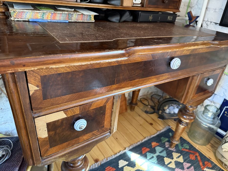 Антикварно бюро, писалище, секретар