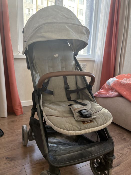 Продам коляску Joe