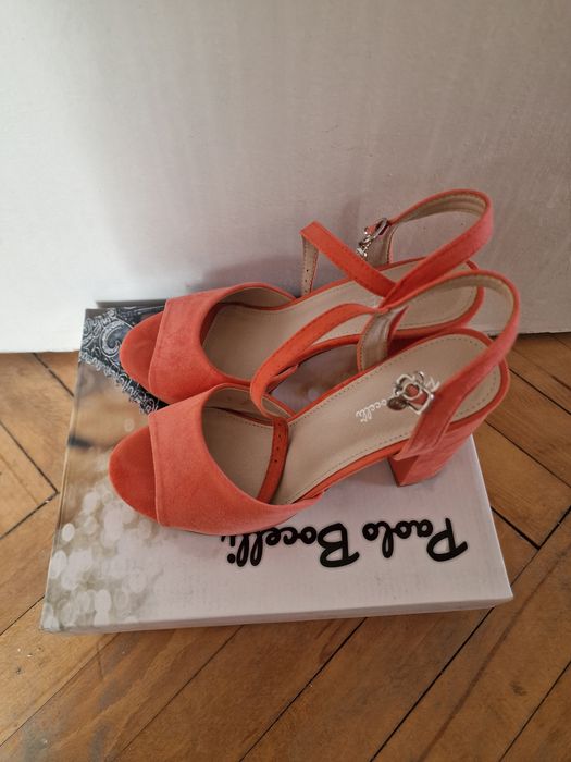 Дамски сандали на ток