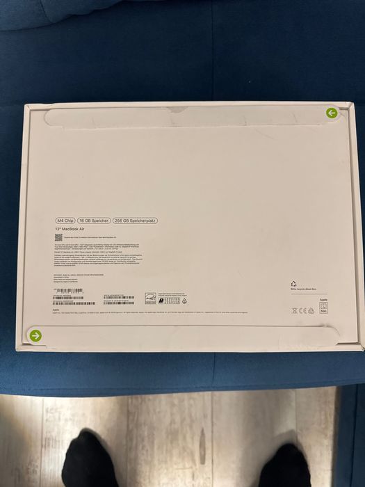 Macebok air 13” pret3700lei sigilat la cutie
