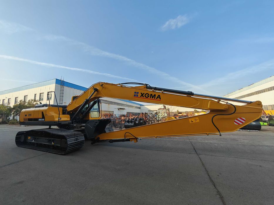 Лонгрич экскаватор XGMA KOMATSU - экскаватор с длинной стрелой