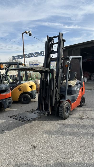 Автокара Кара Вилочные погрузчик