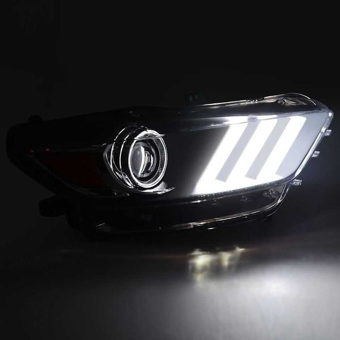 Продавам комплект нови фарове за Ford Mustang от 2015 до 2018