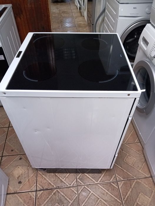 Свободно стояща печка с керамичен плот VOSS  2 години Гаранция!