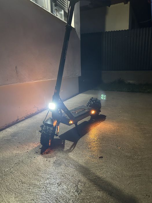 Vând trotinetă electrică Kukirin G2 pro