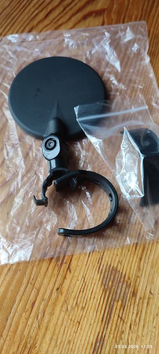 Зеркало на руль велосипеда.