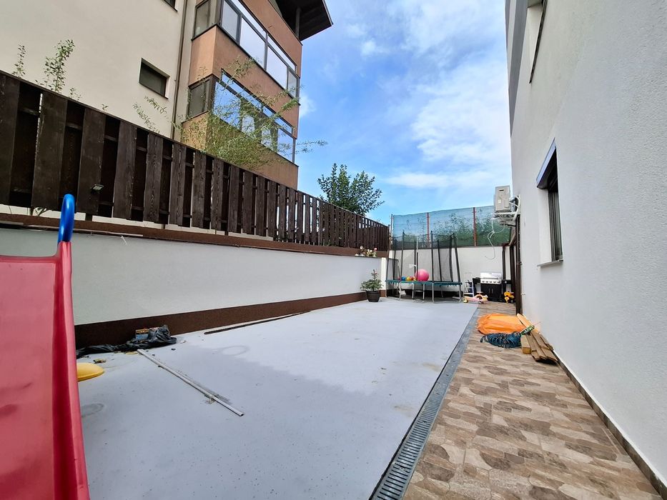 Apartament 3 camere de vanzare Valea Lupului, terasa proprie 110 mp