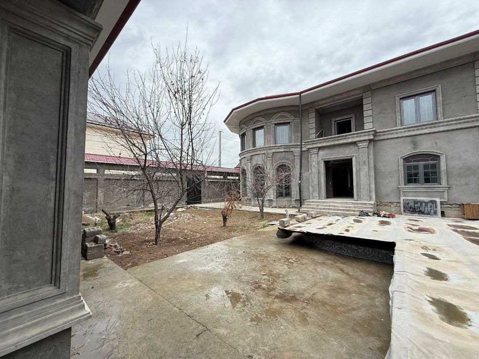 Продаётся участок 2-Этажный Дом 7-соток  Фасад 30х23 СанПИ,