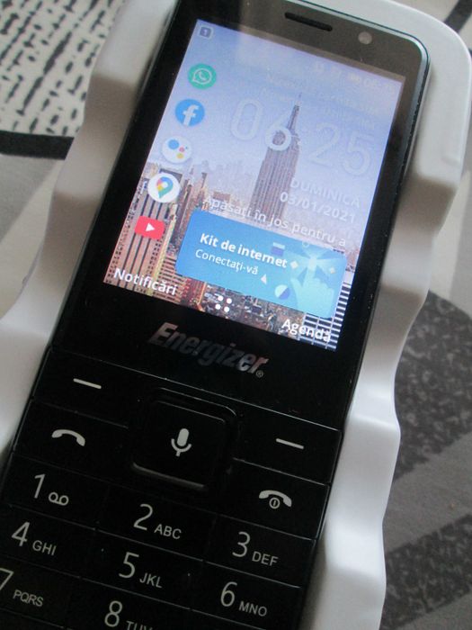 telefon mobil cu taste si Whattsapp