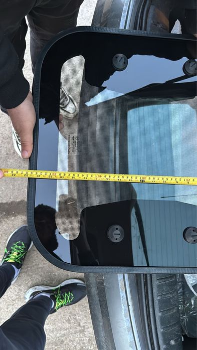 Vand geamuri si trapa pt