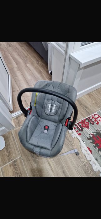 Продам коляску Teknum