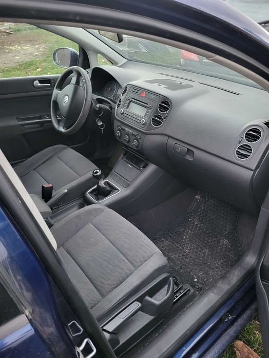 Dezmembrez Golf 5 Plus 1.6 FSI1.9 TDI 2.0 TDI 1.4 benzina