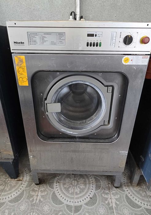 Разпродавам цялостно професионално оборудване за перално стопанство