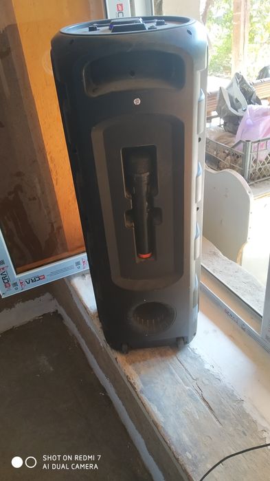 Продаю калонка звук чистый и громкий басс тоже есть