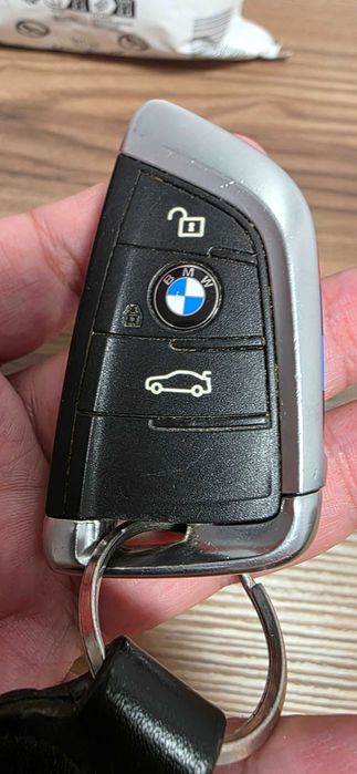 Оригинален Ключ за БМВ BMW с чип и ключодържател