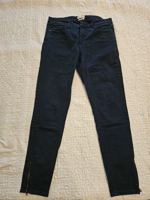 Дънки Esprit по тялото с ципове на крачолите