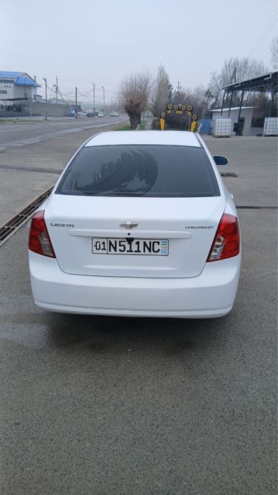 Продается авто Лассети 2009 года мотор 1.8 кпп автомат Торг уместен