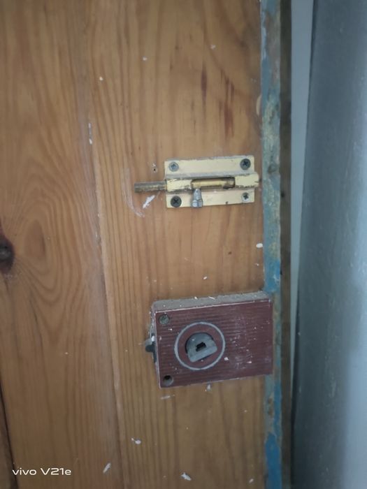 Дверь деревянная