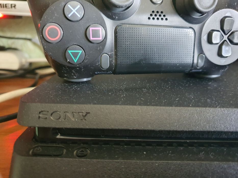 Продам ПлайСтейшен.4 Версия с 2 джойстика .в отличном состоянии. 1 ТБ.