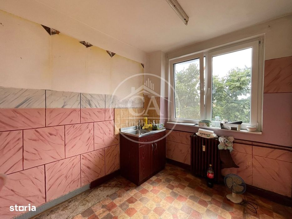 Apartament de vânzare cu 2 camere în zona Rogerius, Oradea