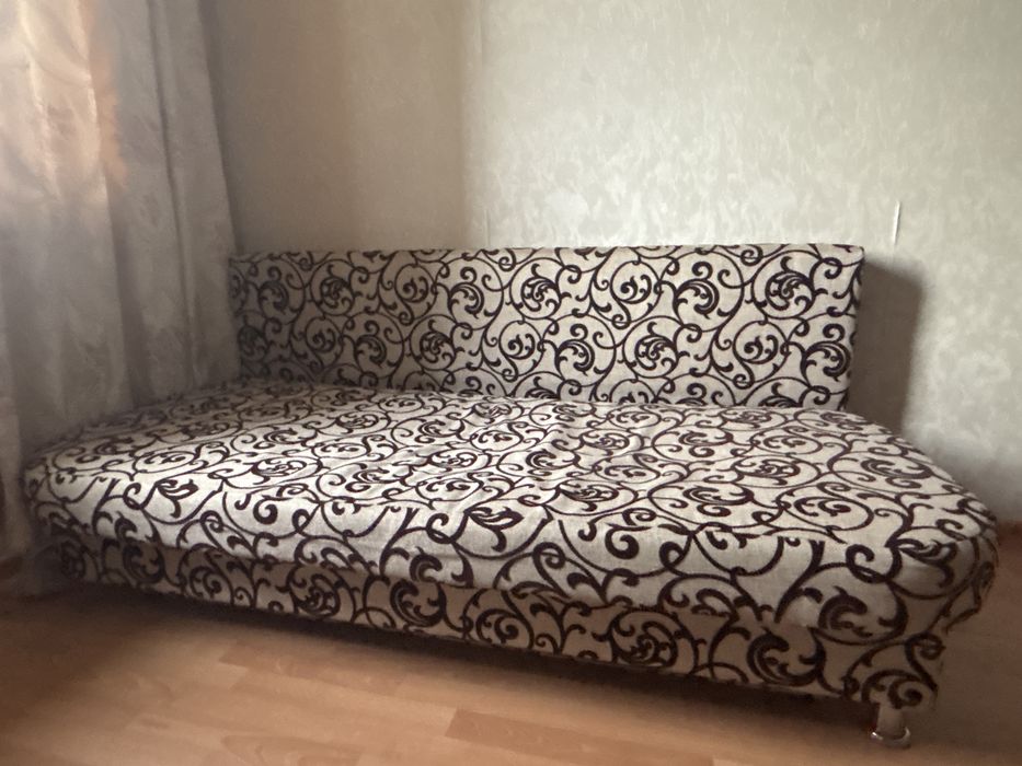 диван в комнату                  .