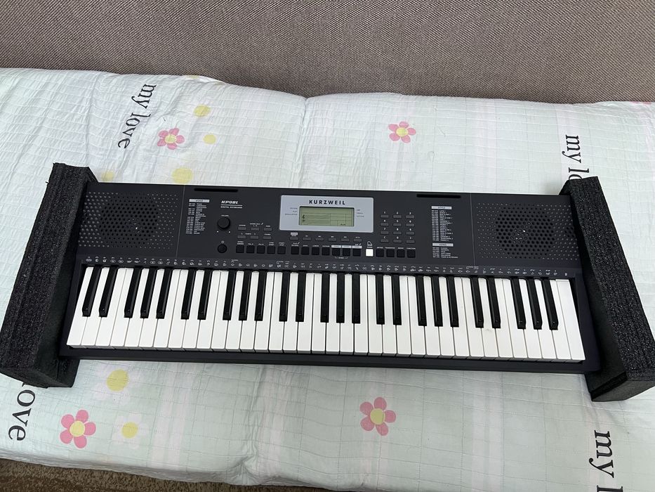 Синтезатор Kurzweil.