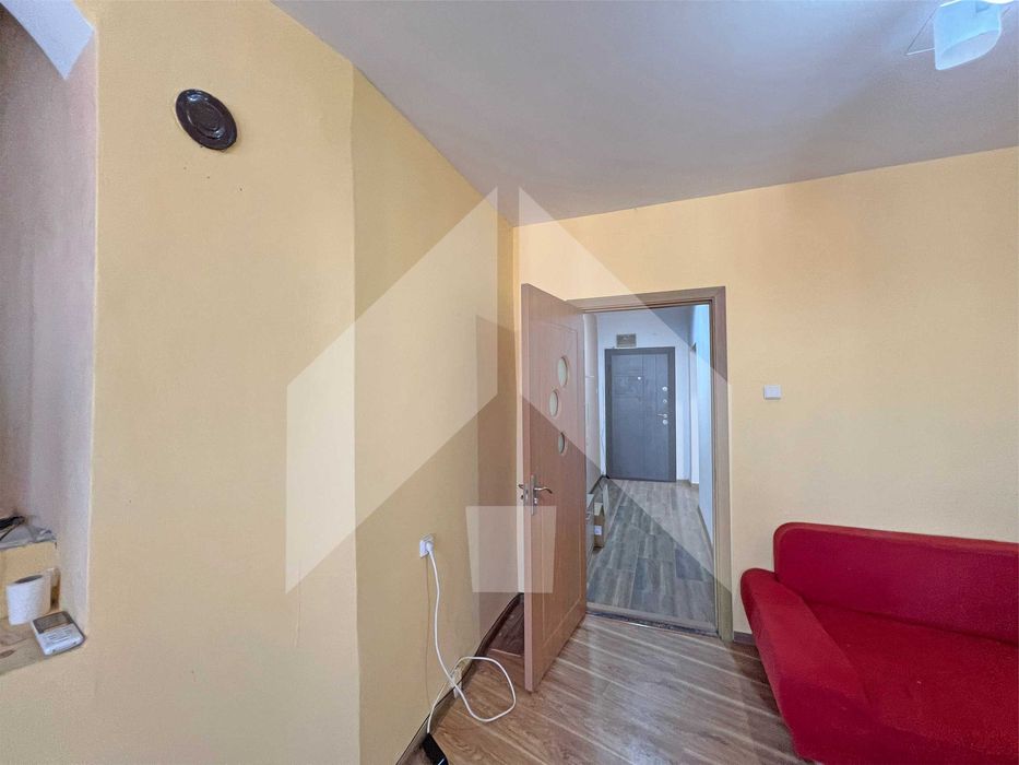 Продава се Тристаен апартамент в Нови пазар - 83 кв.м за 769 €/кв.м - Снимка #12