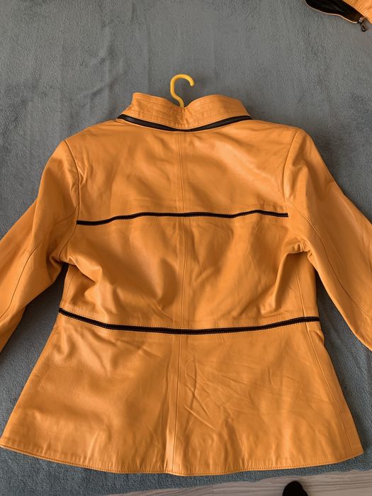 De vanzare jacheta dama piele de capra nou.Marime S-M