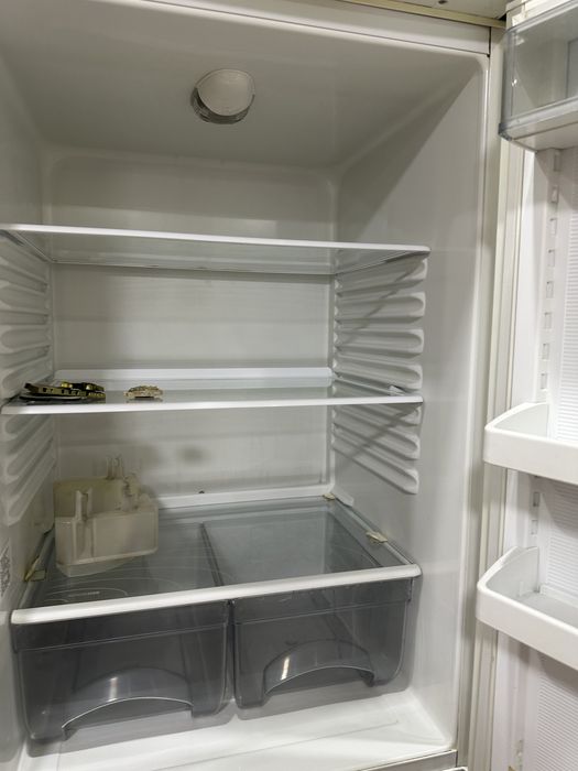 Продам холодильник атлант.