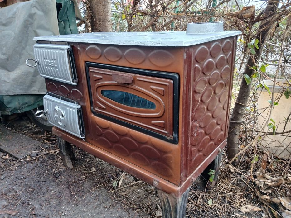 Soba pe lemne si carbune .