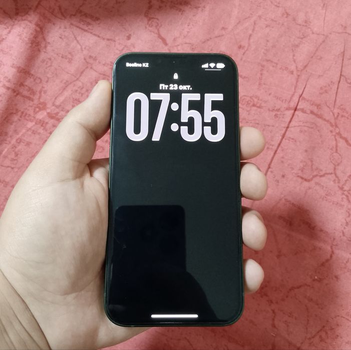 Продам Iphone 13