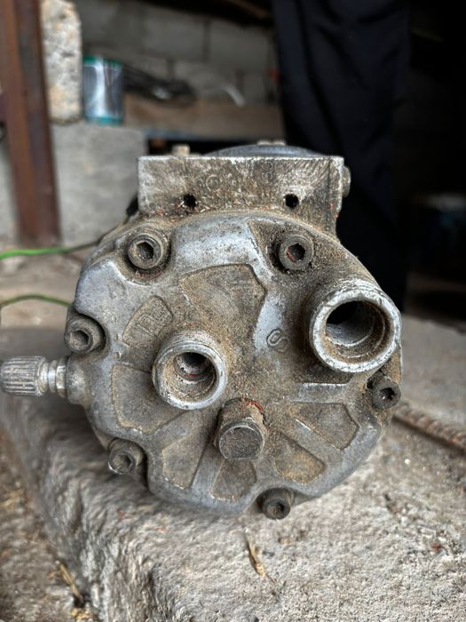 Компрессор кондиционера audi a6 б/у