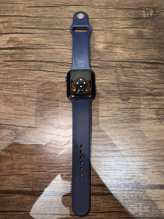 Apple watch 6, 44 mm.