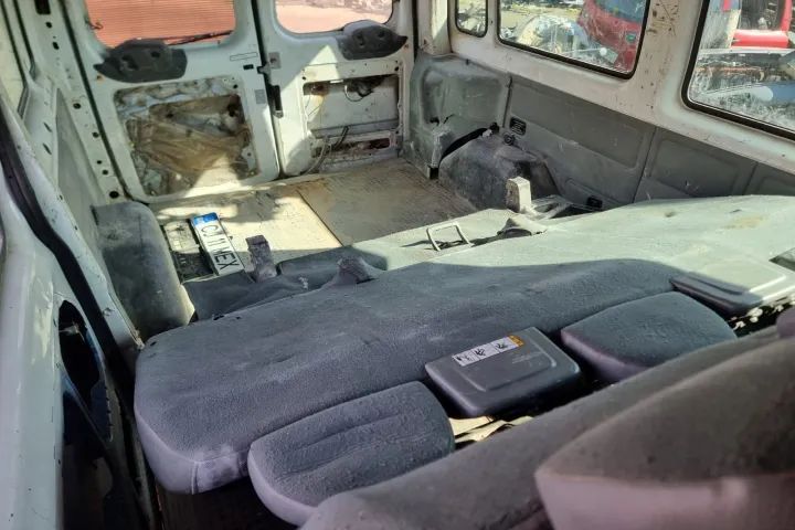 usa portiera stanga dreapta fata spate usa culisanta aripa fuzeta etrier bascula brat stanga dreapta  Ford Transit 6 motor 2.2 tdci QWFA dezmembrez