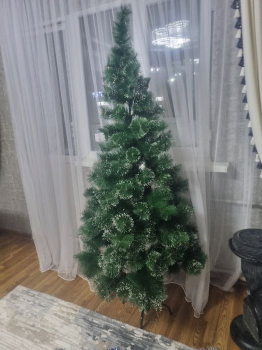 Продам елку срочно