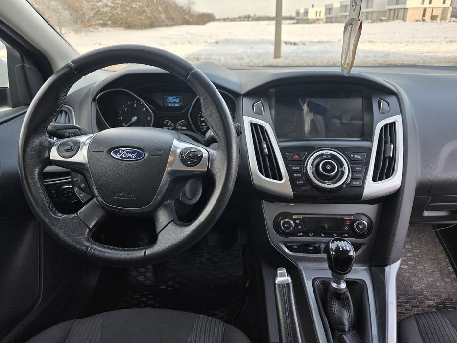 Auto Ford Focus  2012