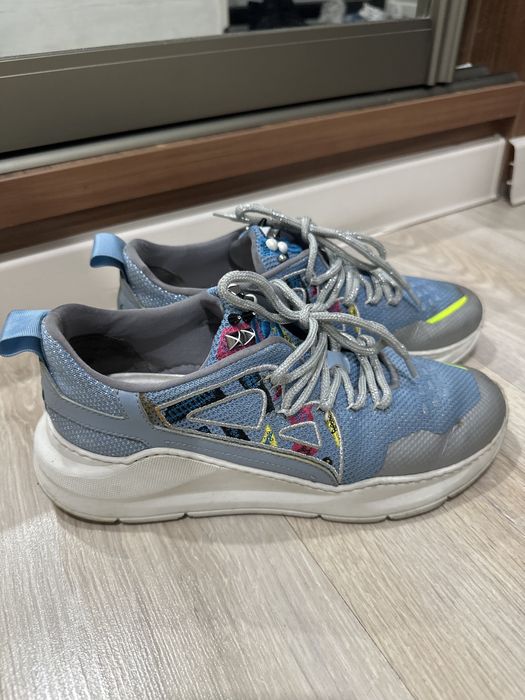 Продам женскую обувь