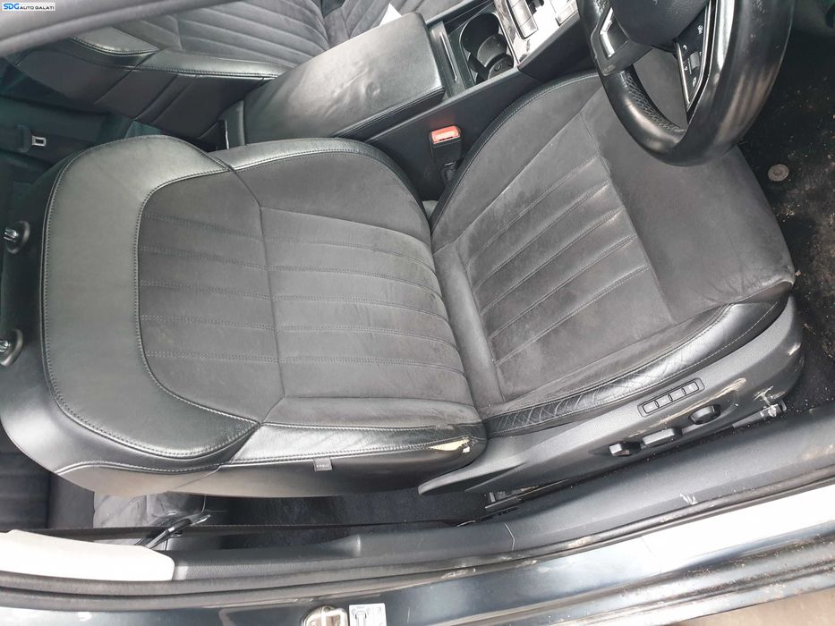 Scaun Dreapta Semi Piele Electric cu Memorie si Incalzire cu Uzura Skoda Superb 3 2015 - 2023 [K9439S]