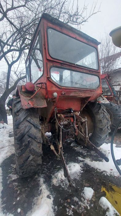 Tractor Universal 650 de vânzare