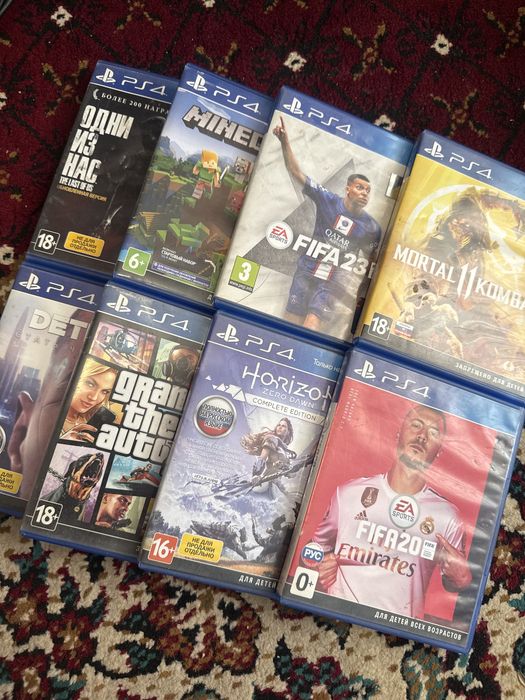 продаю ПС4 в хорошем состояний