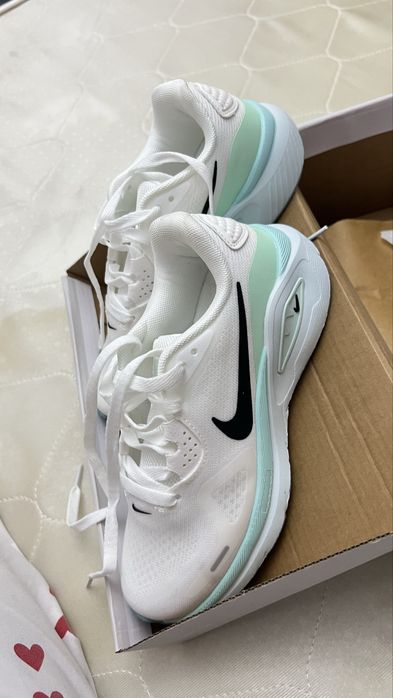 37 размер,Nike кроссовка оригинал