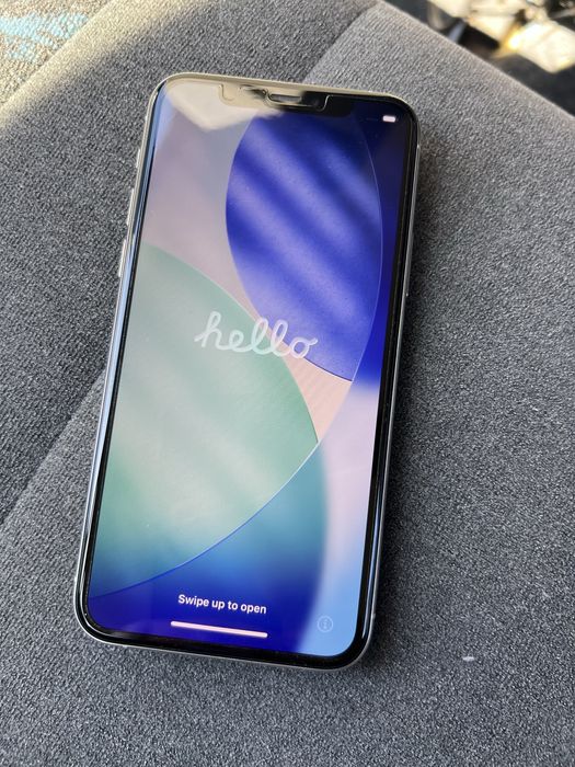 Продам айфон 11 про