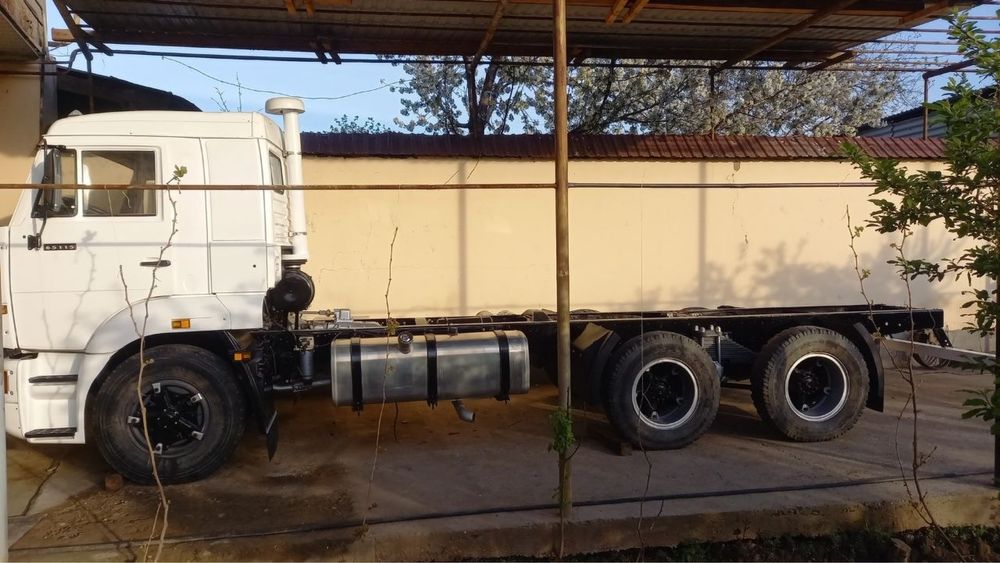 Kamaz 1992 yil sotiladi