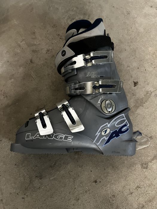 Детски ски обувки, цената е за двата чифта