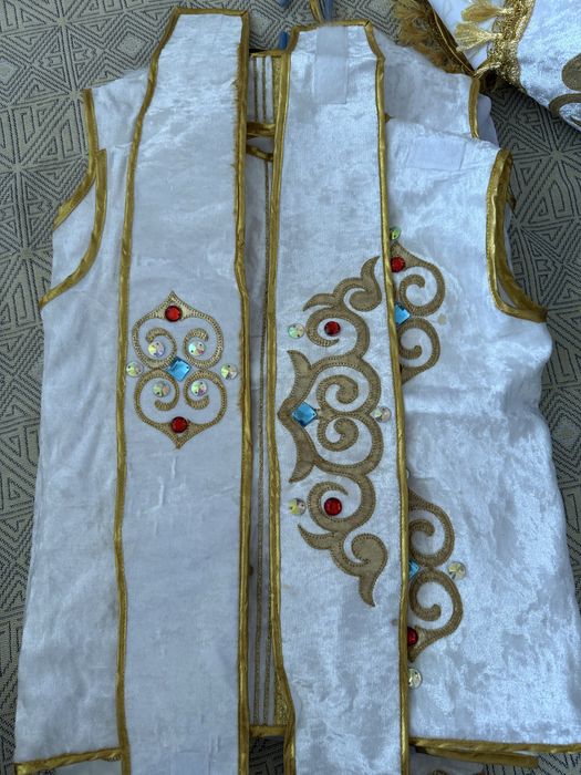 Сатылымда ұлттық қазақы киім