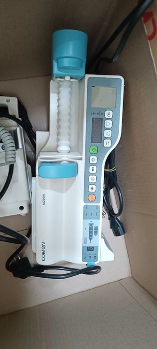 Шприцевой насос comen M200A