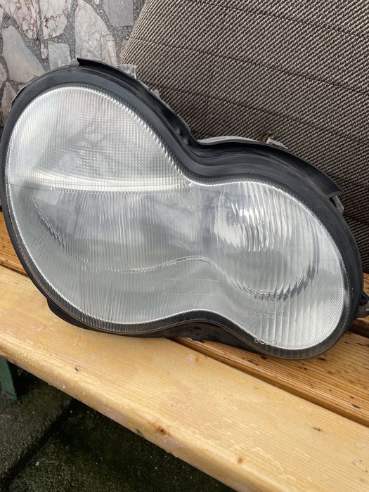 Оригинални фарове за мерцедес w203 седан оборудвани