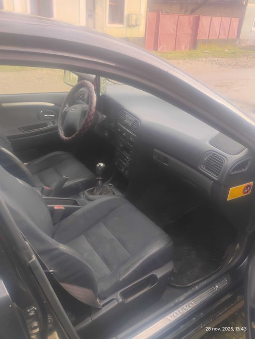 Vând Volvo s40 anul 2002